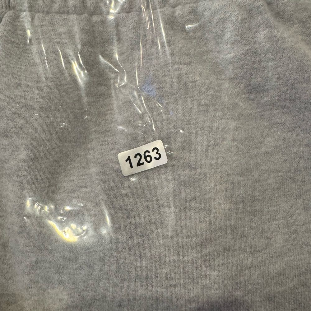 Aritzia gray sweatpants - Picture 8 of 8